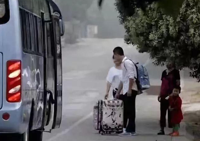 拉桿箱UV平板打印機即將迎來箱包打印旺季該如何備戰(zhàn)？