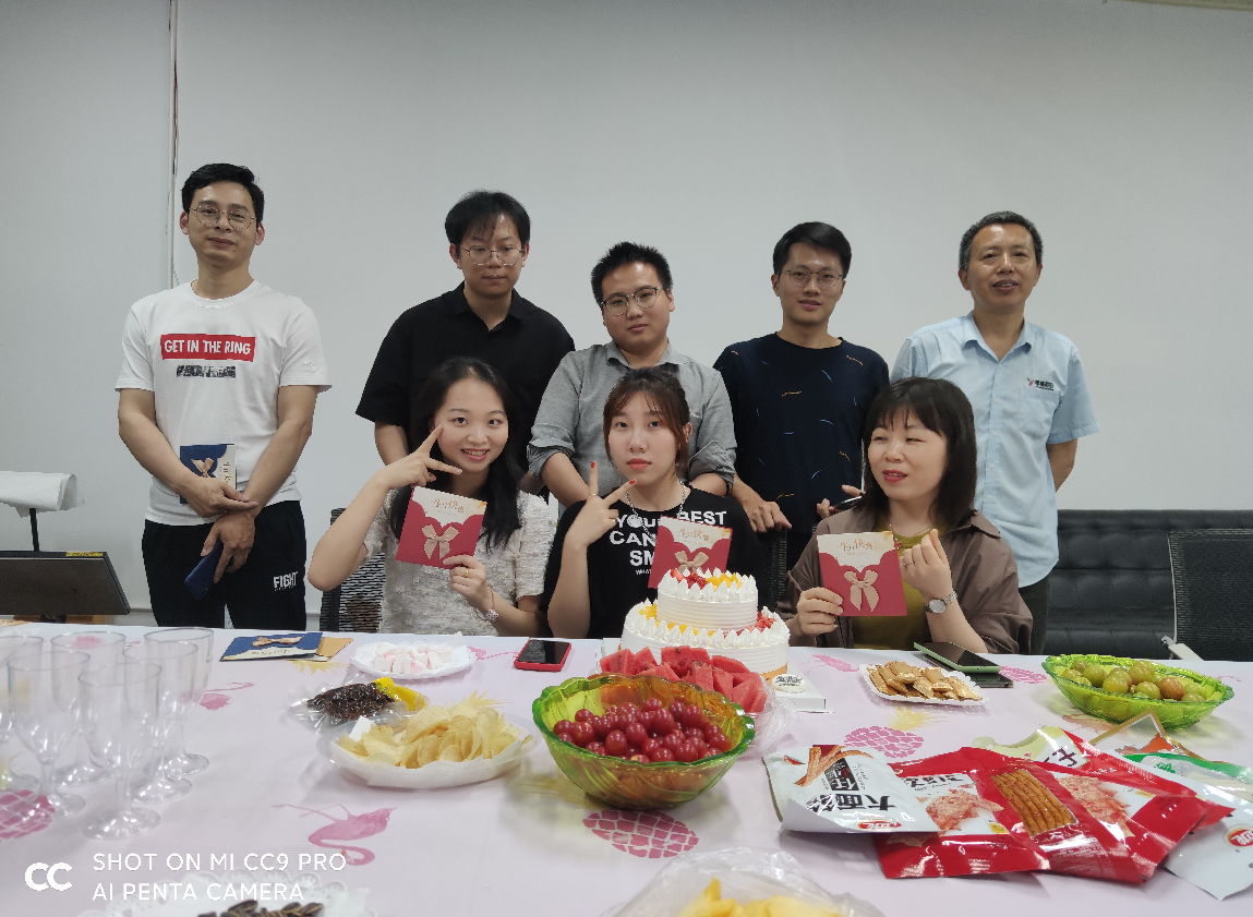 深圳UV打印機(jī)廠家為員工舉辦四月生日會